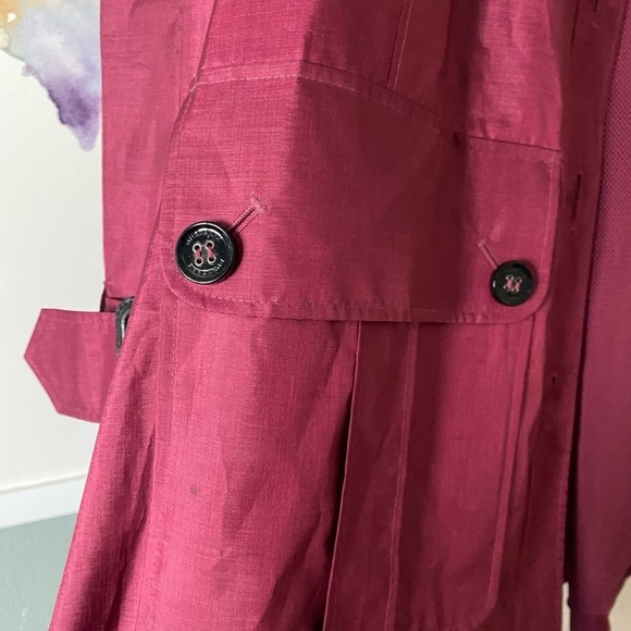 Women’s Burberry Coat with hood and certificate of Authenticity - Picture 9 of 12